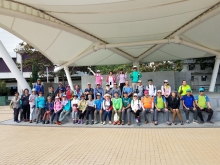 PB230017.jpg (371741 bytes)