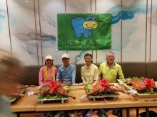 PB300064.jpg (292714 bytes)