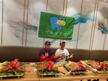 PB300069.jpg (279727 bytes)