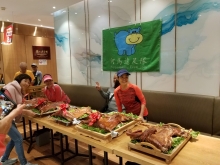 PB300074.jpg (256844 bytes)