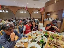 PB300101.jpg (375057 bytes)