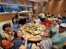 PB300105.jpg (446218 bytes)