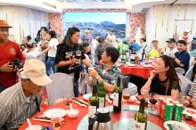 pic_cw_Ho_081.JPG (318528 bytes)