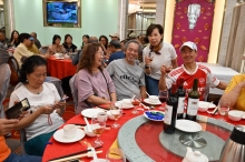 pic_cw_Ho_100.JPG (277606 bytes)