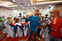 pic_cw_Ho_113.JPG (299167 bytes)