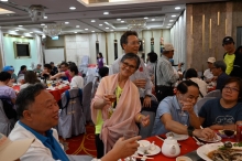 pic_cw_Ho_200.JPG (242345 bytes)