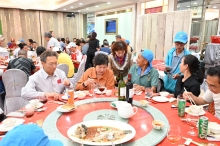 pic_cw_Ho_208.JPG (299578 bytes)